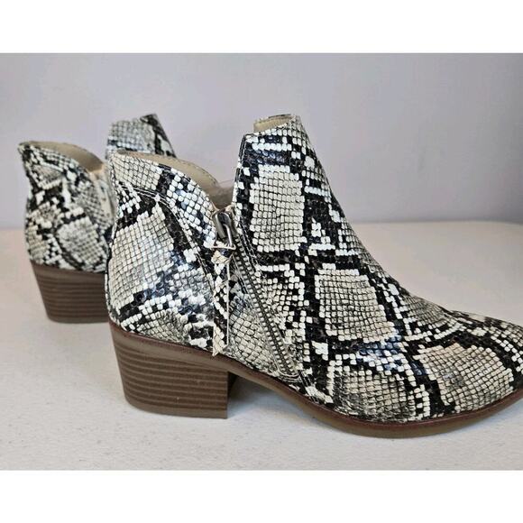 Mia Chelsea Serpent Snake Print Ankle Cut Out Zip Boots Size 7 Southwest Cowboy - Picture 1 of 8
